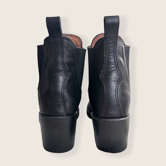 Frye Sabrina Chelsea Retro Black Leather Classic Casual Heeled Moto Ankle Boot - Picture 12 of 16